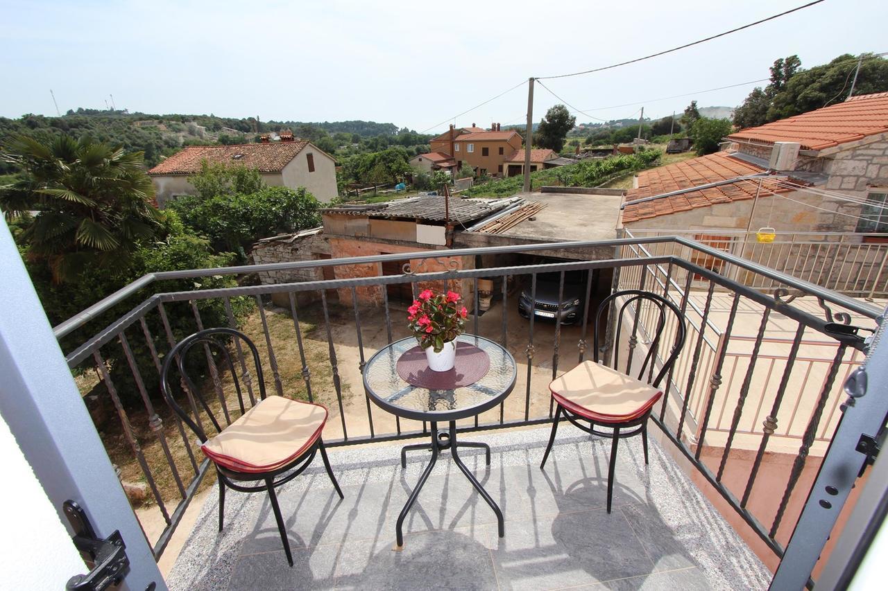 Apartment Mondelaco โรวีน ภายนอก รูปภาพ