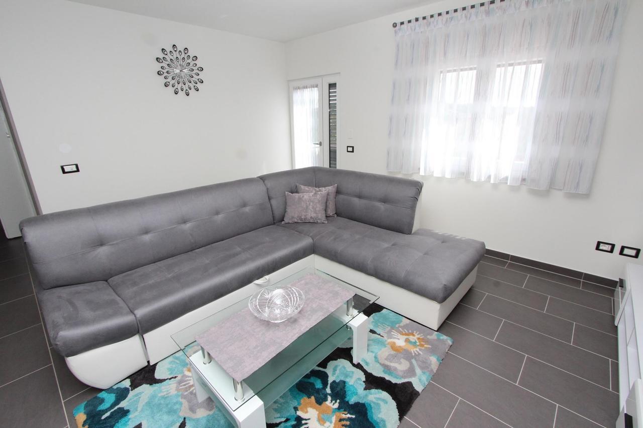 Apartment Mondelaco โรวีน ภายนอก รูปภาพ