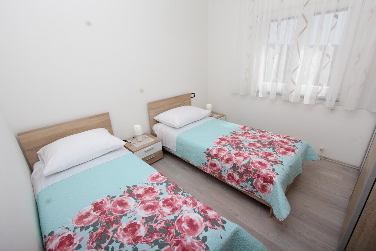 Apartment Mondelaco โรวีน ภายนอก รูปภาพ