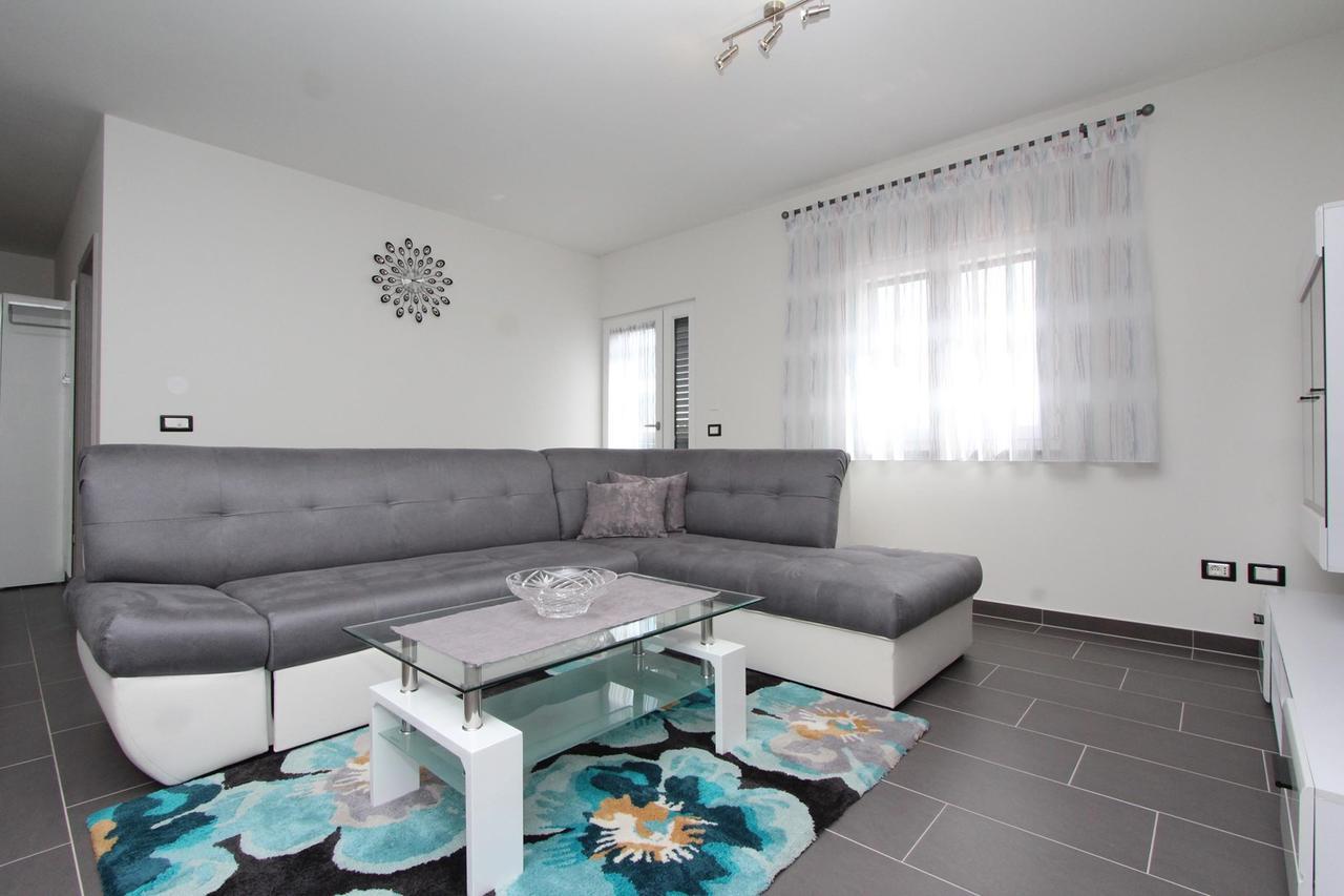 Apartment Mondelaco โรวีน ภายนอก รูปภาพ